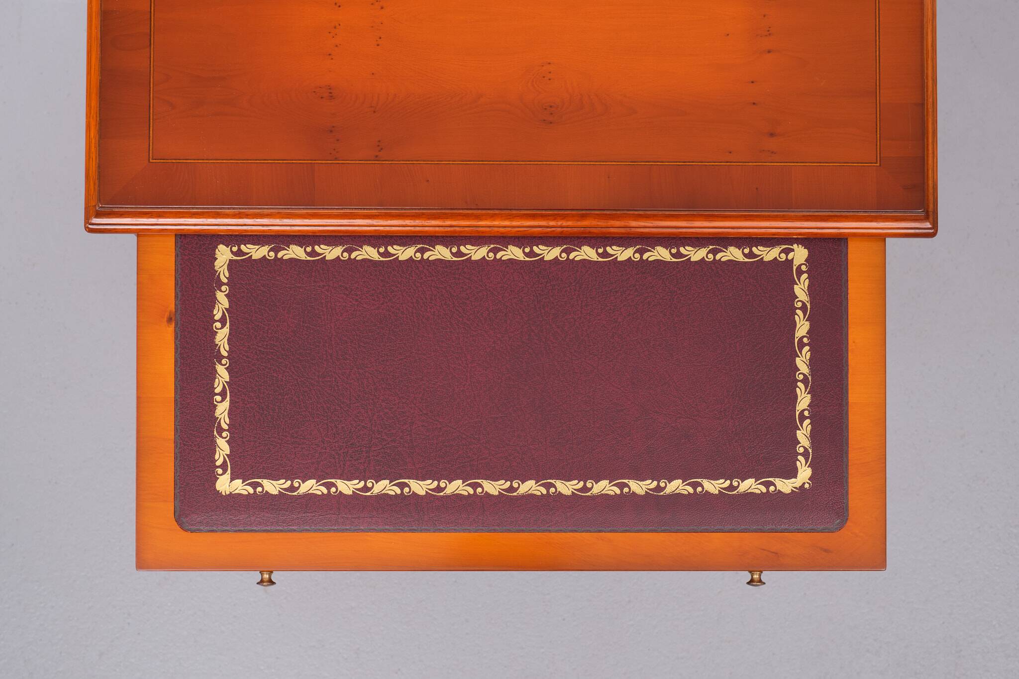 Heldense Exclusive English furniture Cherry wood cabinets 1970s