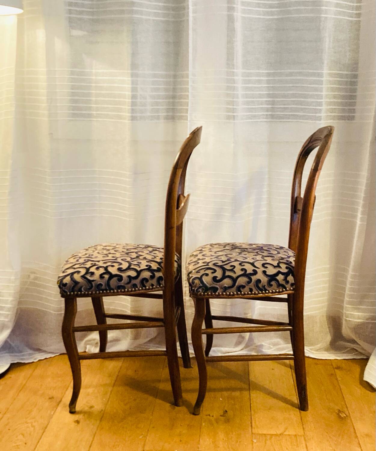 Chaises Louis Philippe en noyer époque XIXe, tapissées à neuf