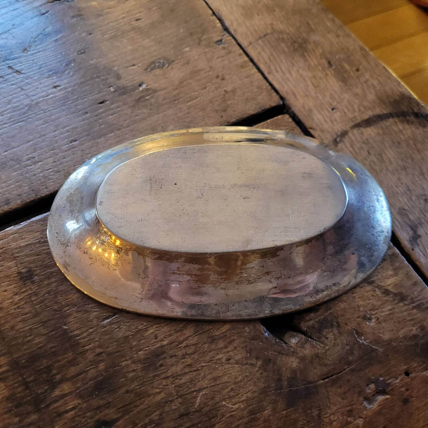 Silver-plated metal trinket tray with teddy bear decoration – 1960s–1980s