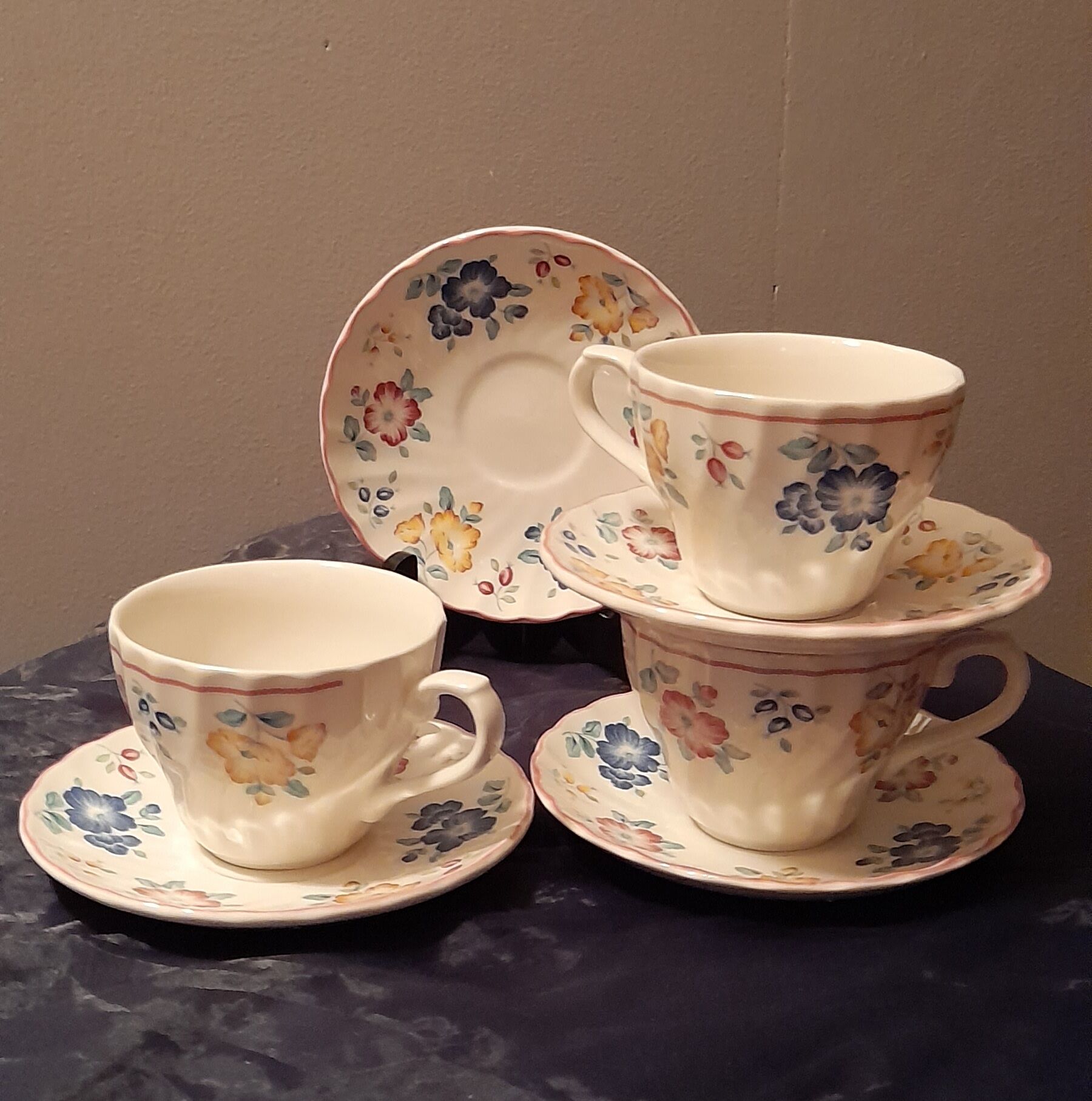 3 tasses thé anglaises, fleuries faience Ironstone Churchill