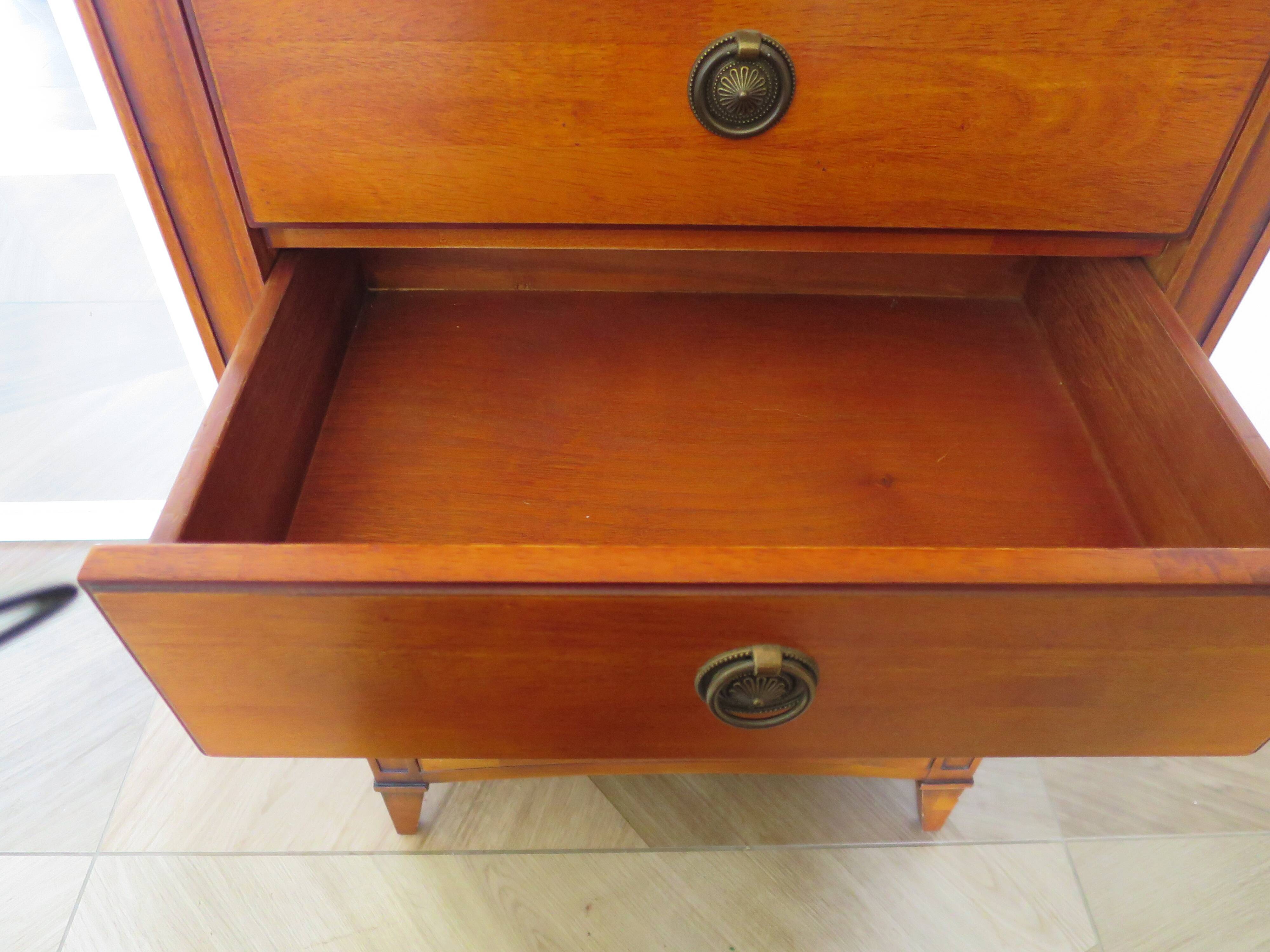Semainier-Commode- 7 tiroirs-merisier-Style Louis Philippe-Pieds trapèze
