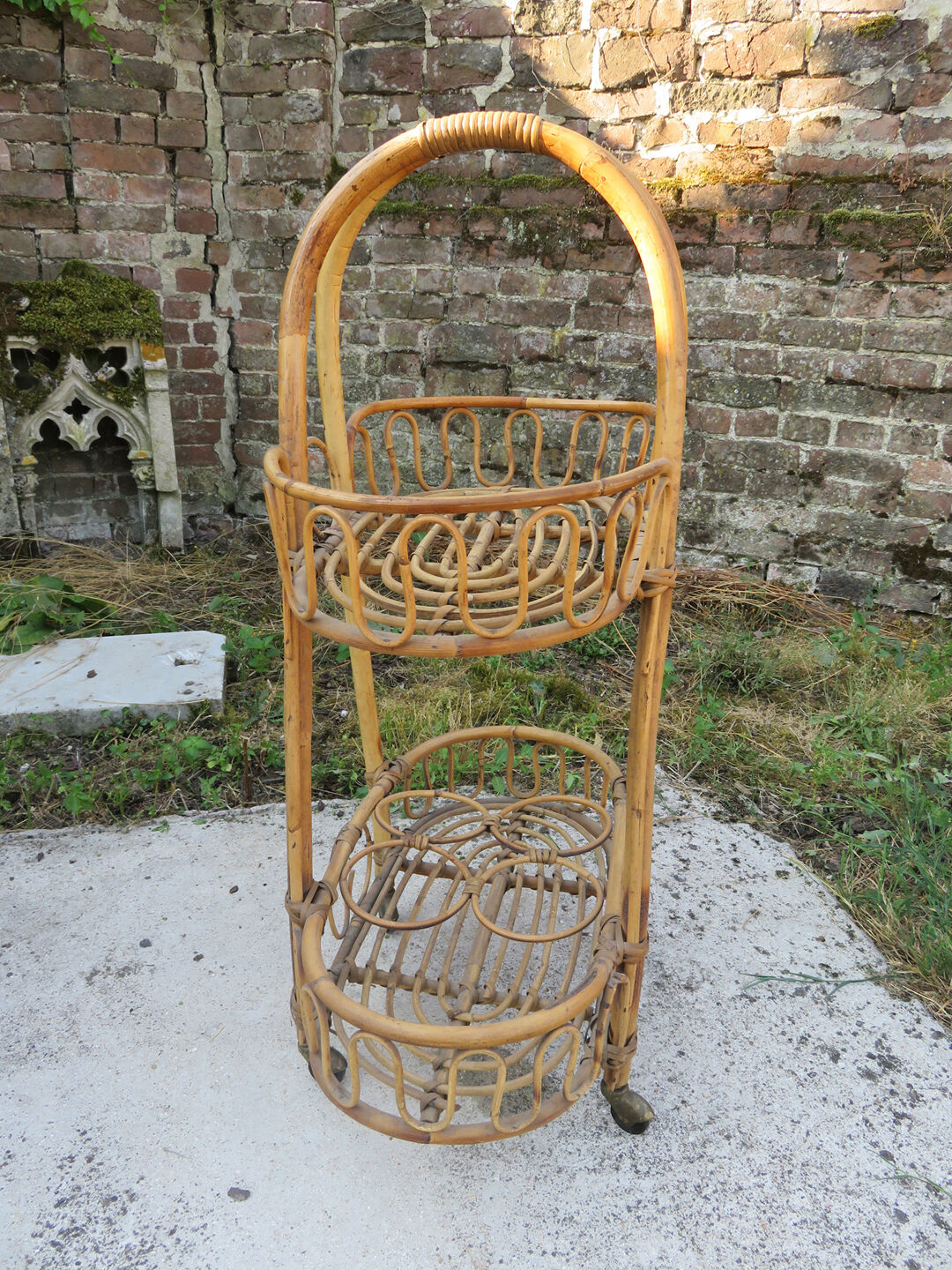 Serving rattan on wheels of the 50s, 60s