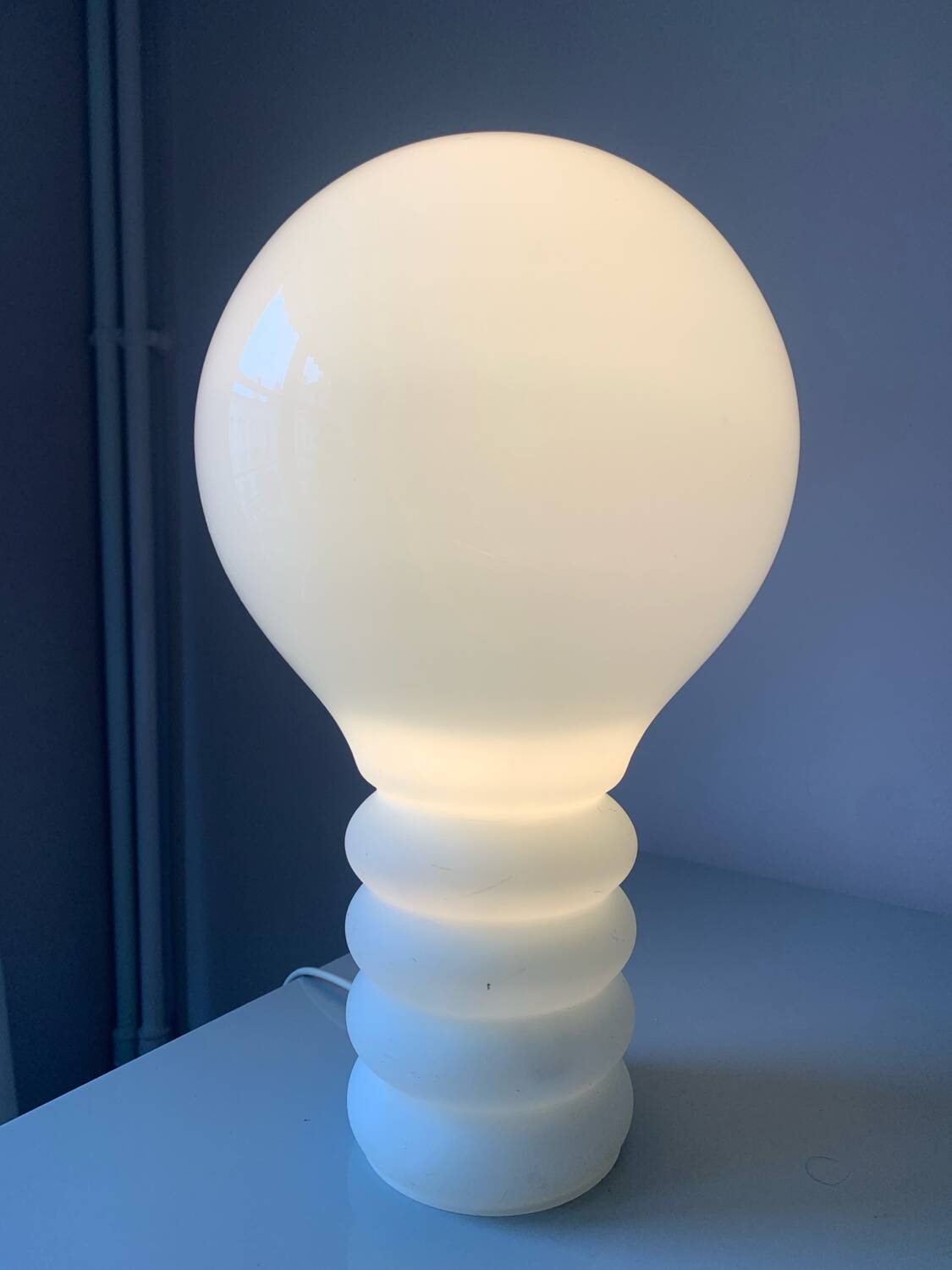 Vintage 70s “bubble” lamp, white glass