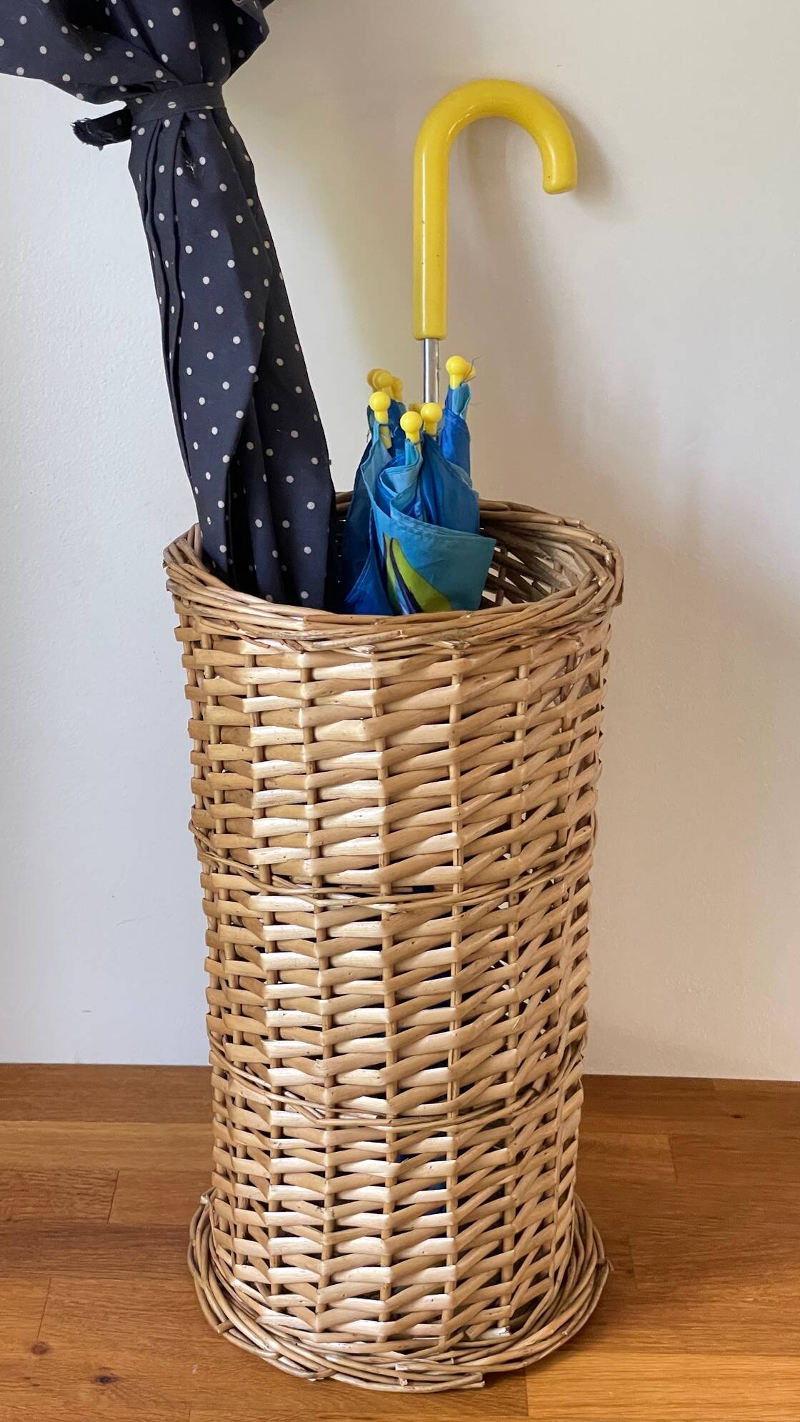 Porte parapluie en rotin vintage