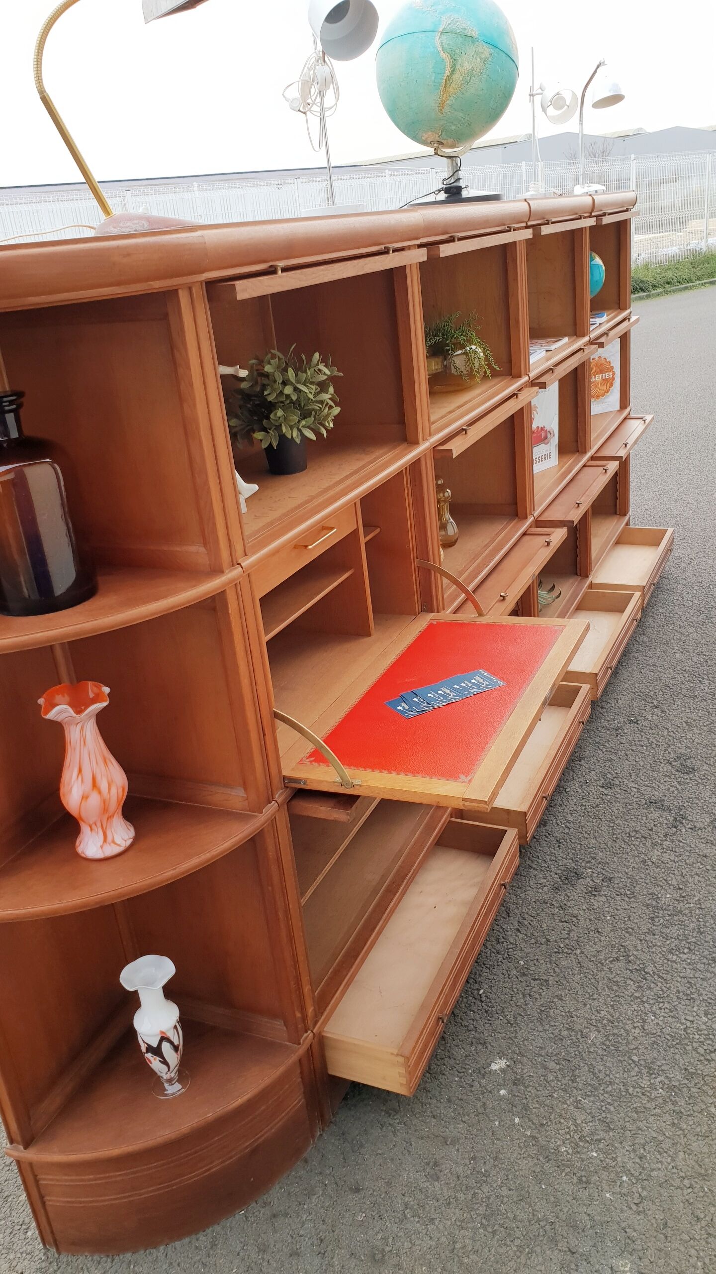 Vintage notary library