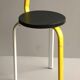 Tabouret postmoderne tripode en métal, années 80