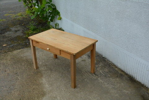 Low farm table, child desk