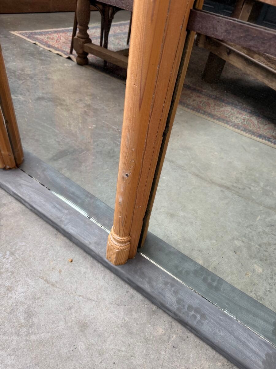 Miroir de style gothique fin XIXème