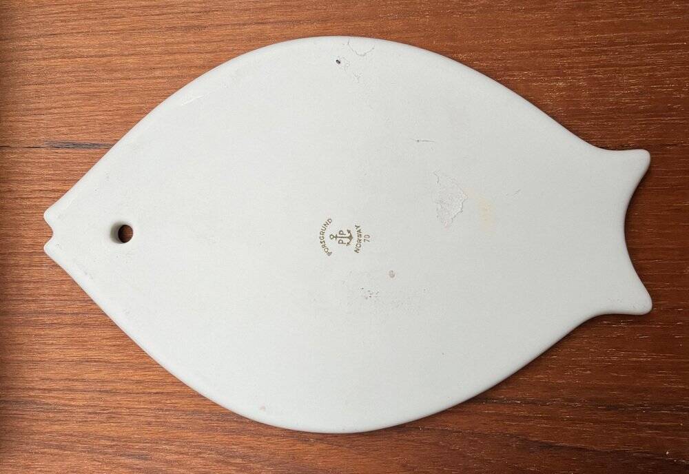 Mid-century porcelain fish wall plate from Porsgrund, Norway, 1960s.