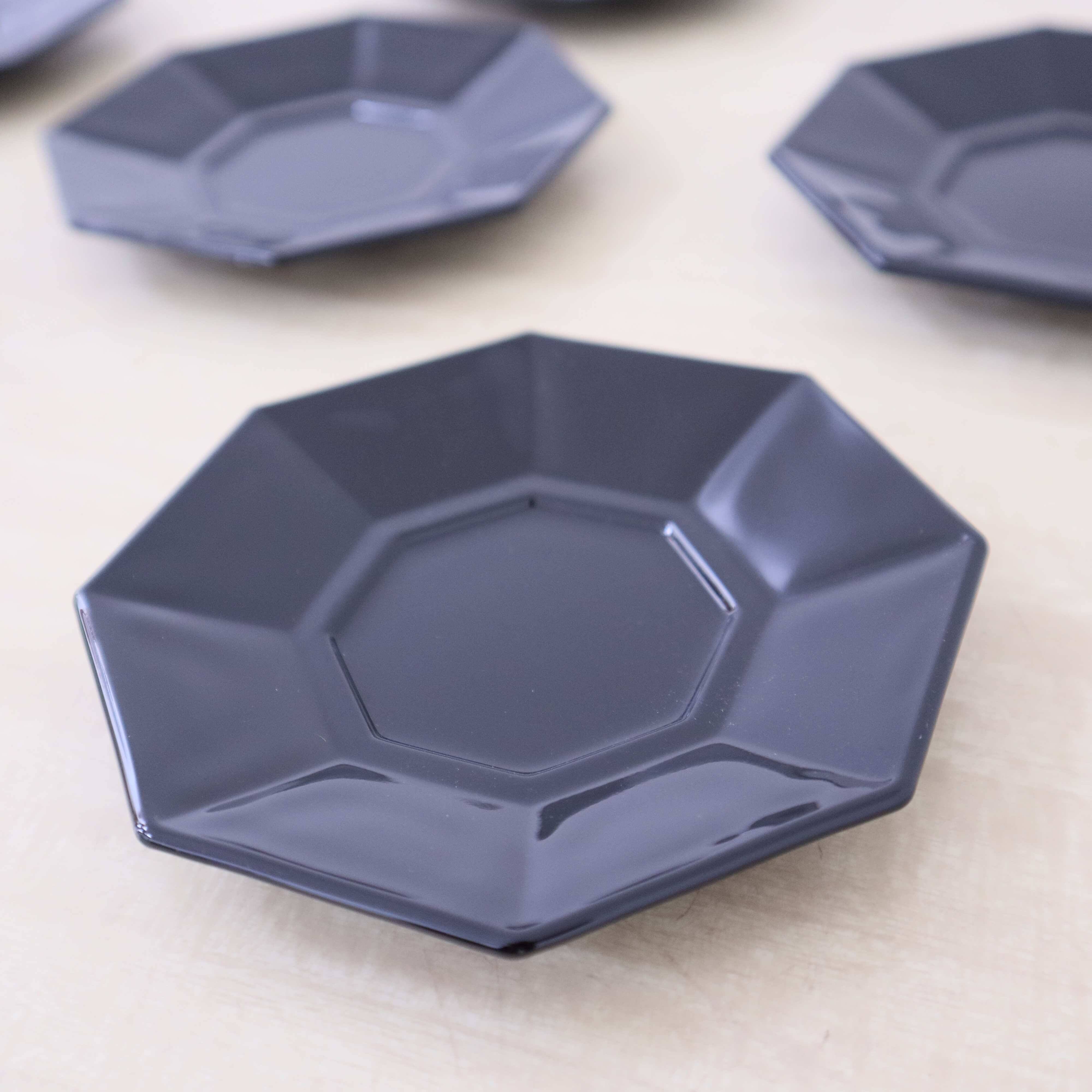 6 "Octime" black Arcoroc saucers