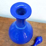 Carafe vintage en opaline bleu cobalt