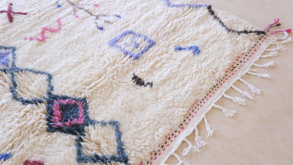 Modern Moroccan Rug - 275 x 245 cm