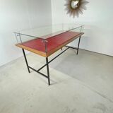 Vitrine sur table 1950