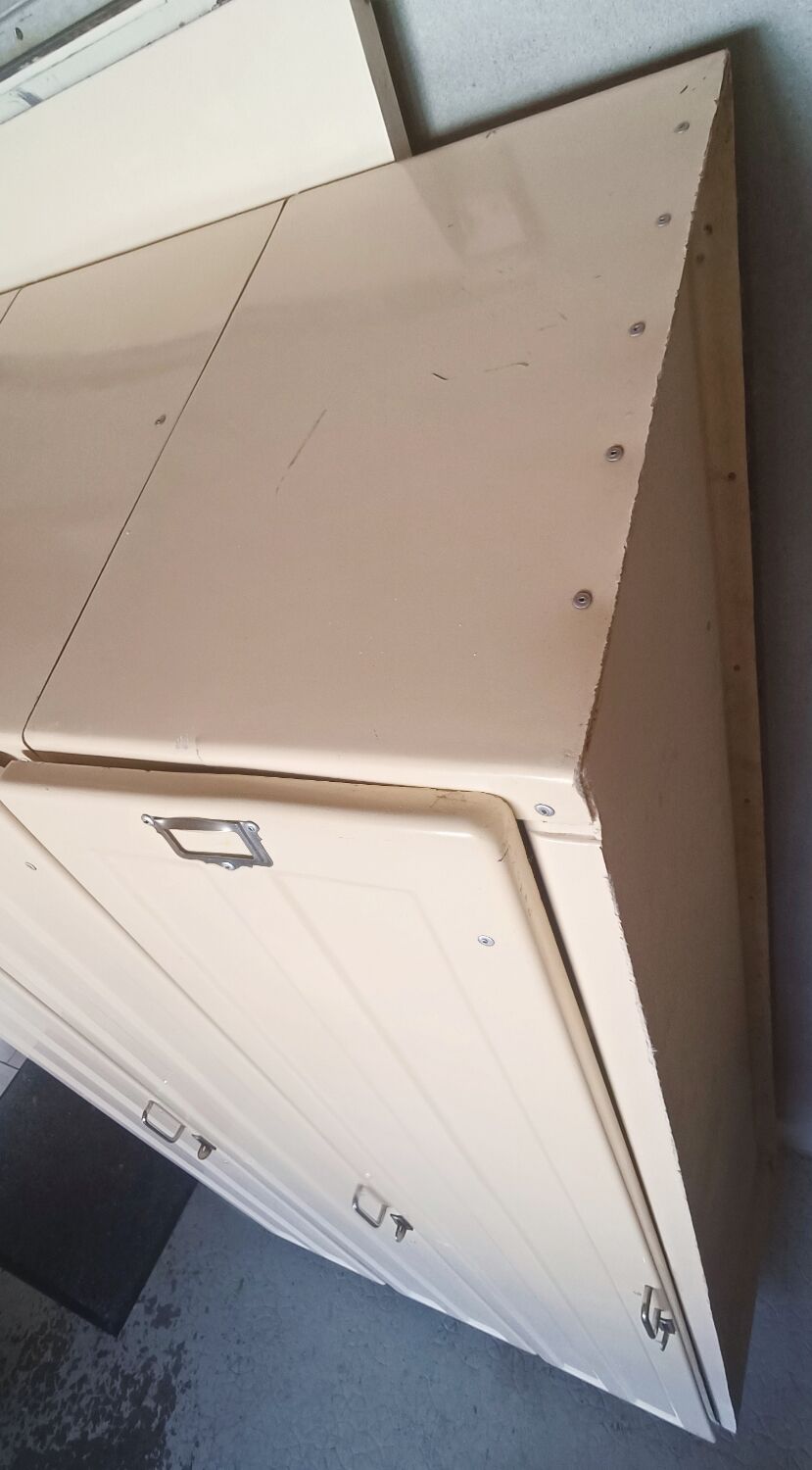 Fiber workshop cloakroom