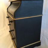 Jewelry box convenient shape