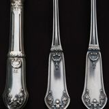 Empire style housewife in silver metal