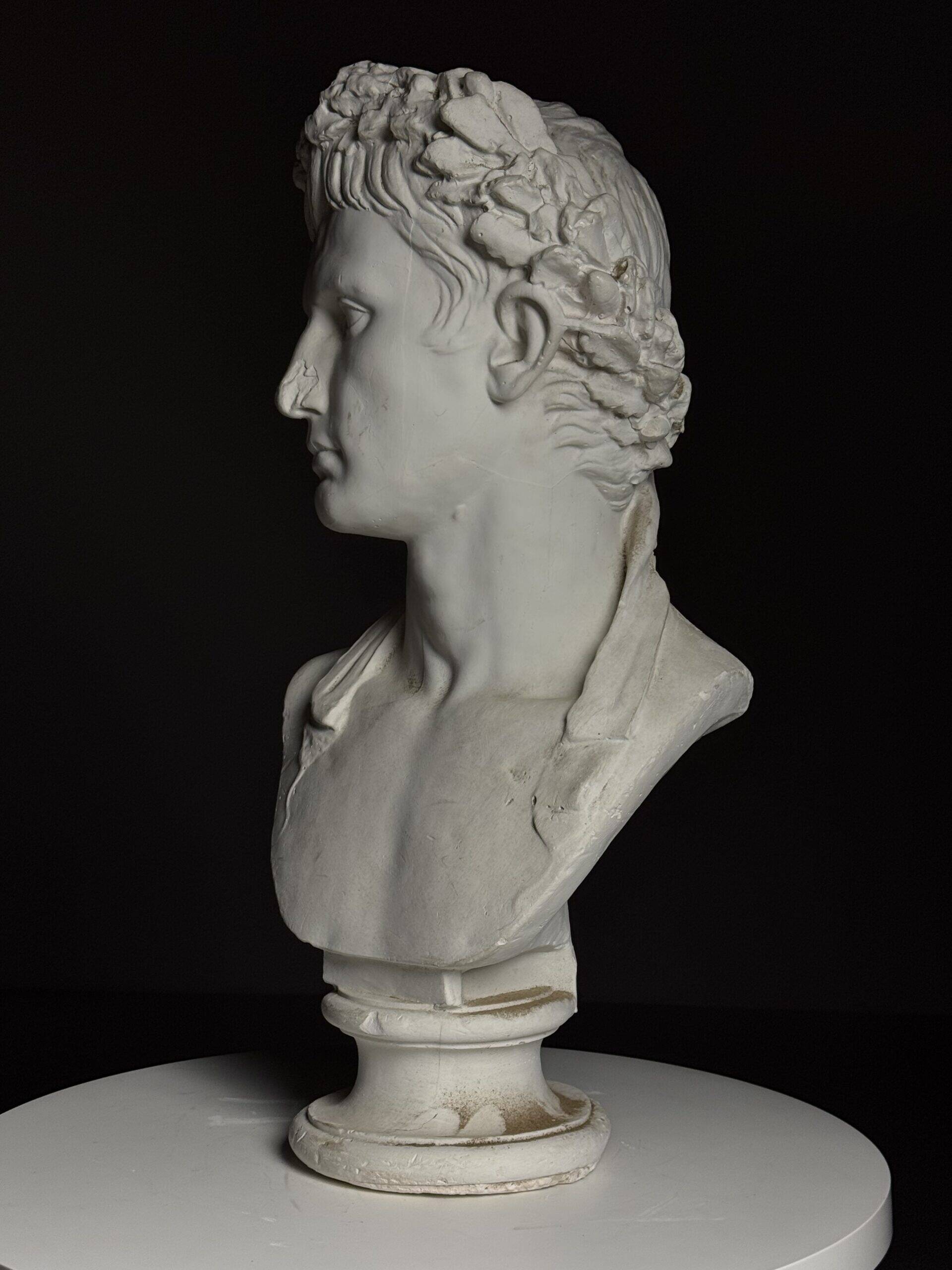 Buste en plâtre de l'empereur Auguste