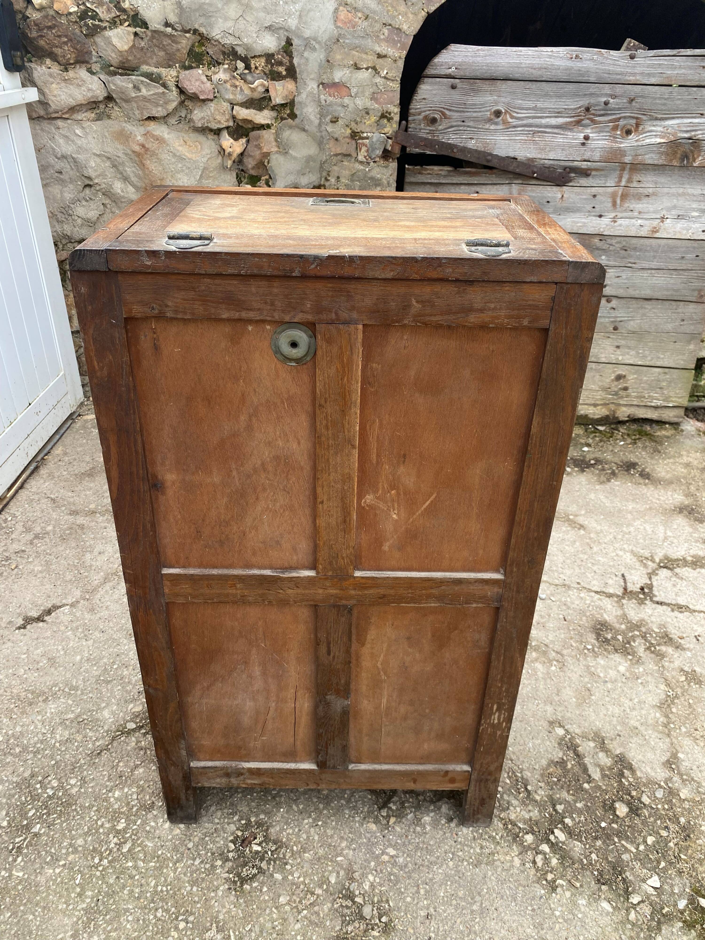 Vintage 1930s oak bar/icebox refrigerator