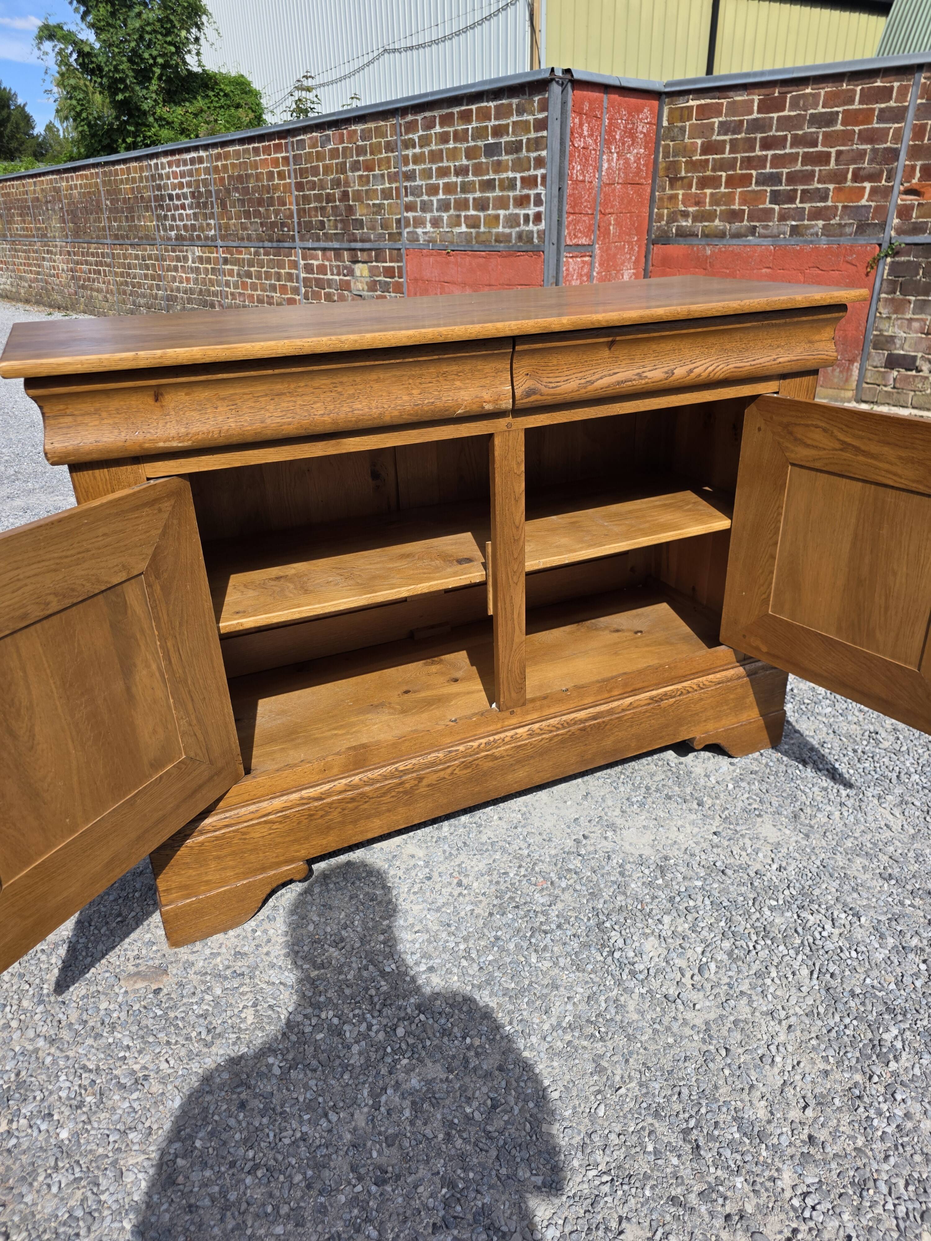 Louis Philippe buffet in solid oak.