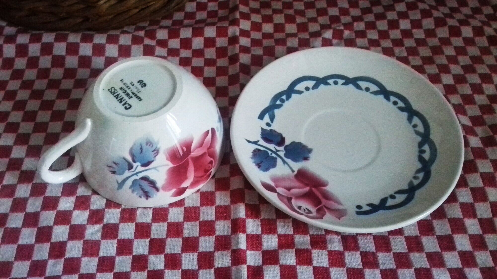 Duo cups and saucers Digoin Sarreguemines, Cannes and Aude model