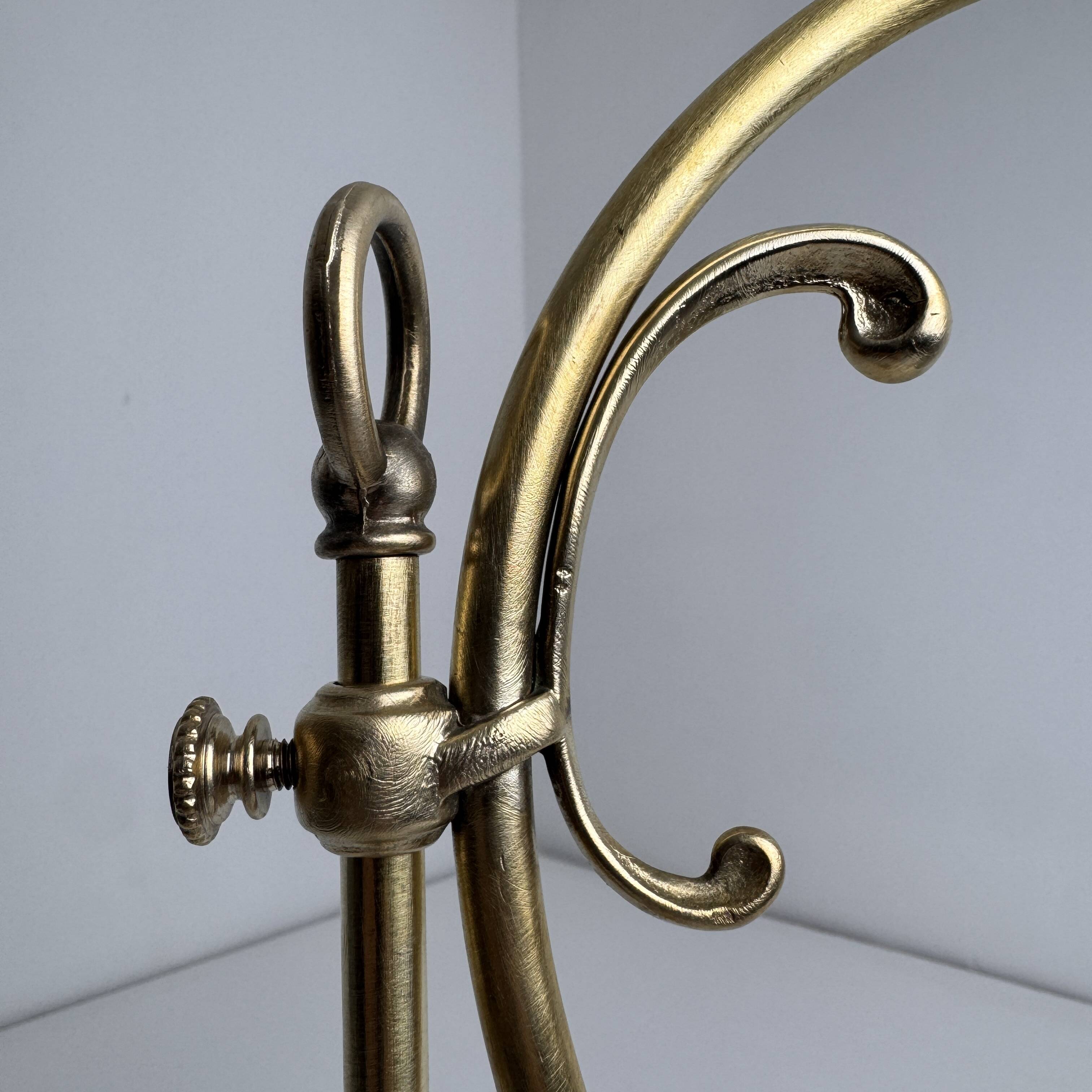 OLD VINTAGE DESK LAMP RAISE AND LOWER