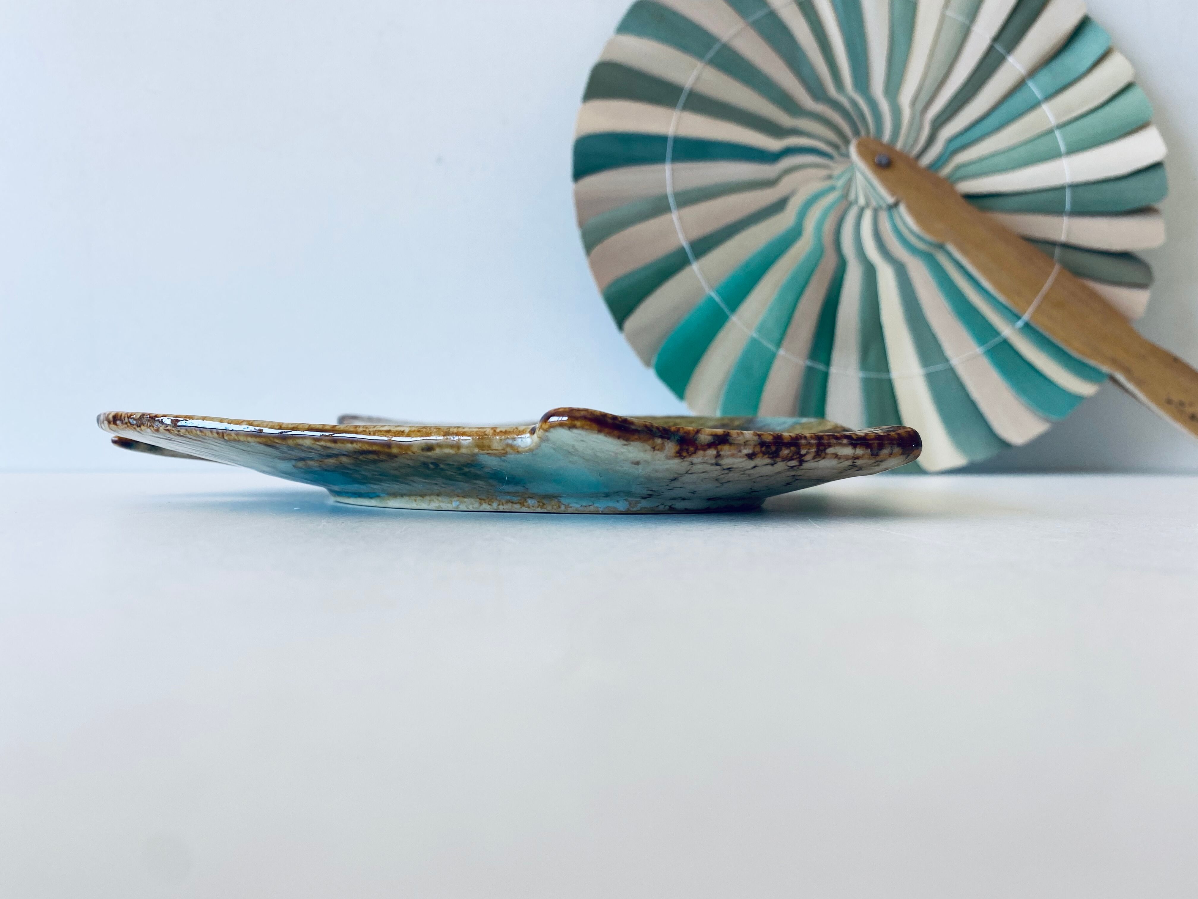 Ceramic fish-shaped cup