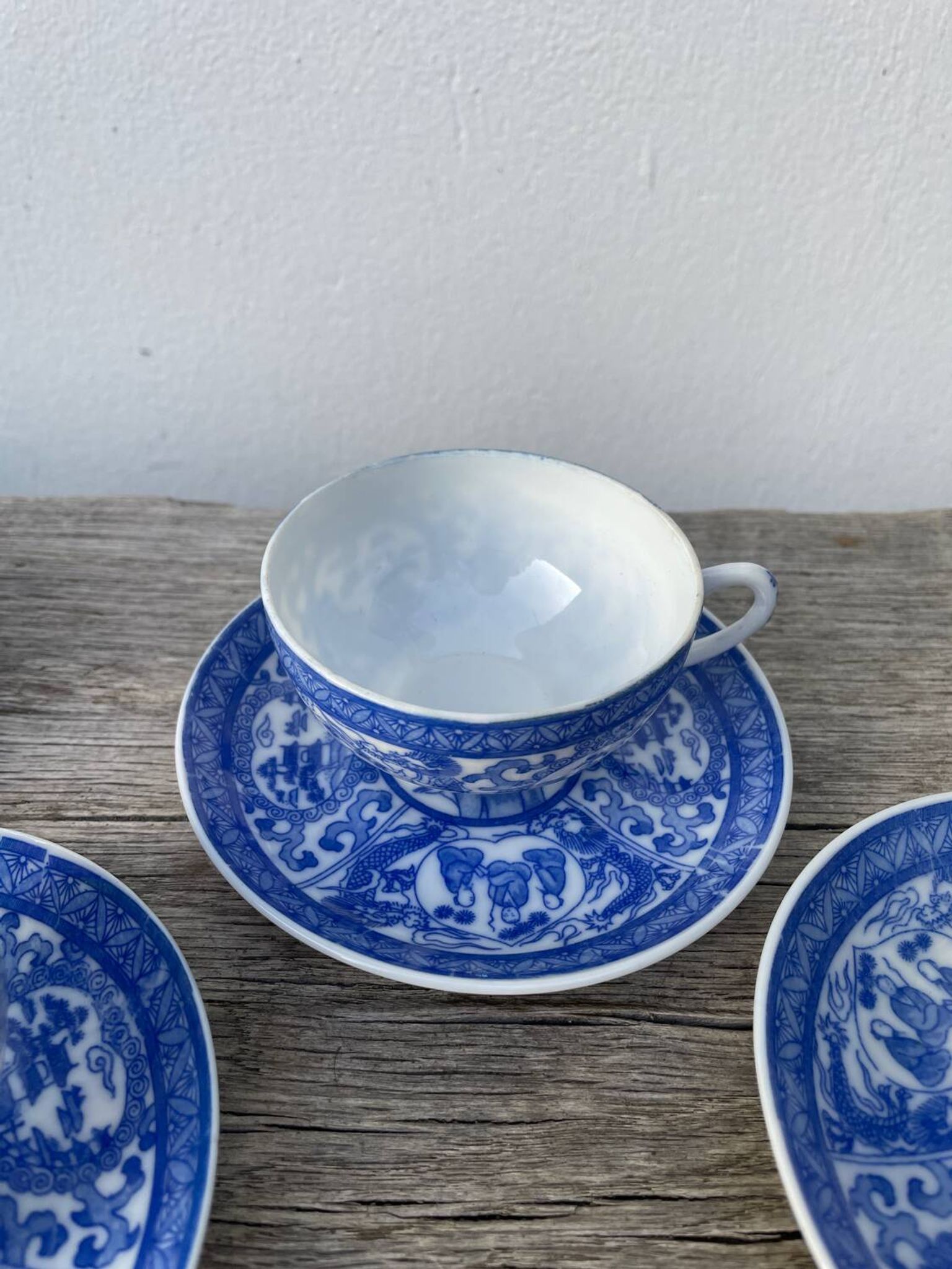 4 Japanese blue porcelain cups
