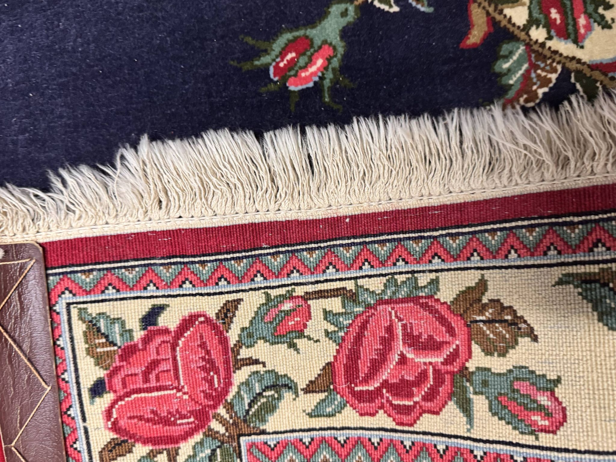 hand-woven Persian rug Ghoum