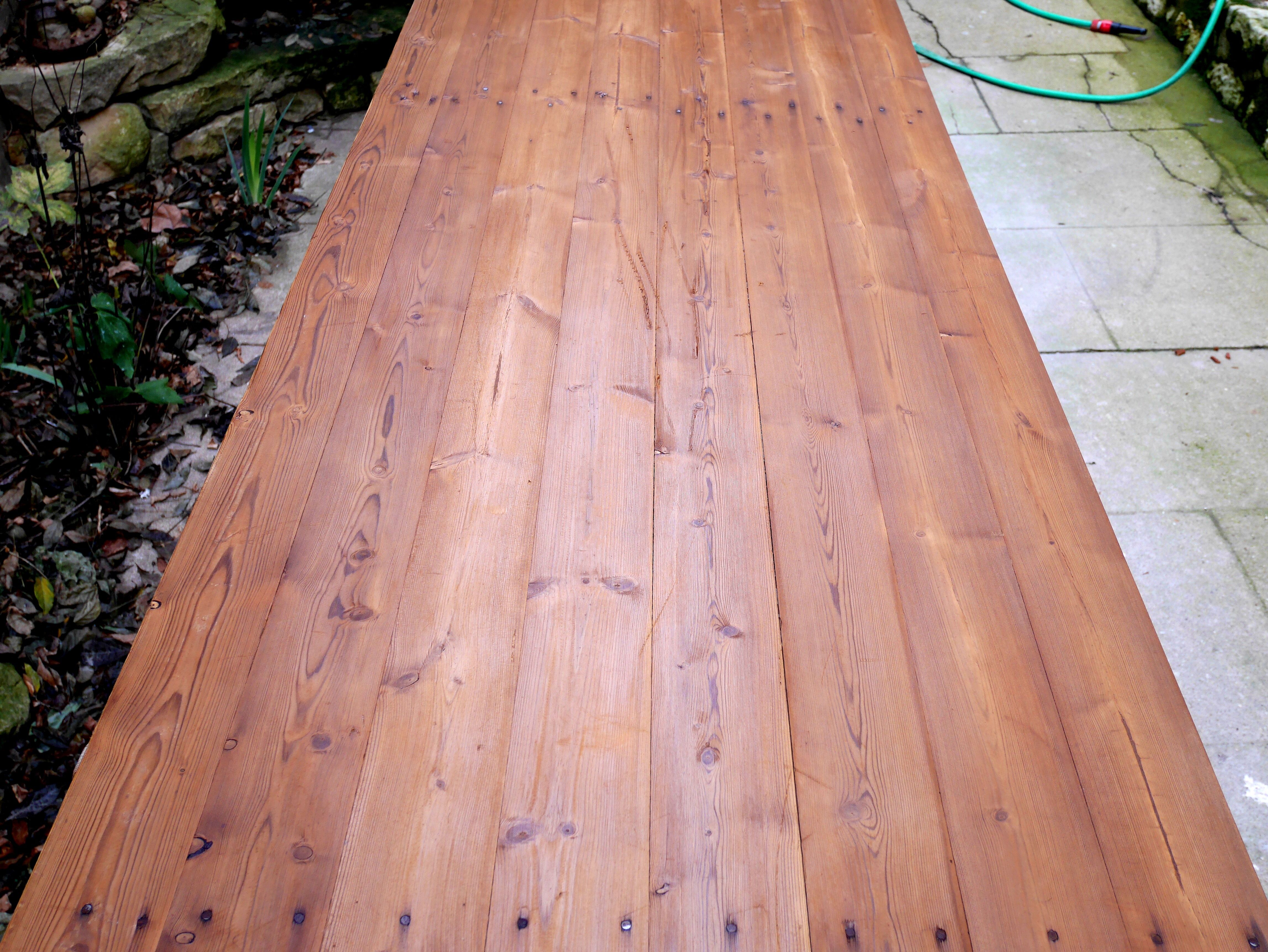 Table ferme guinguette en bois sur treteaux