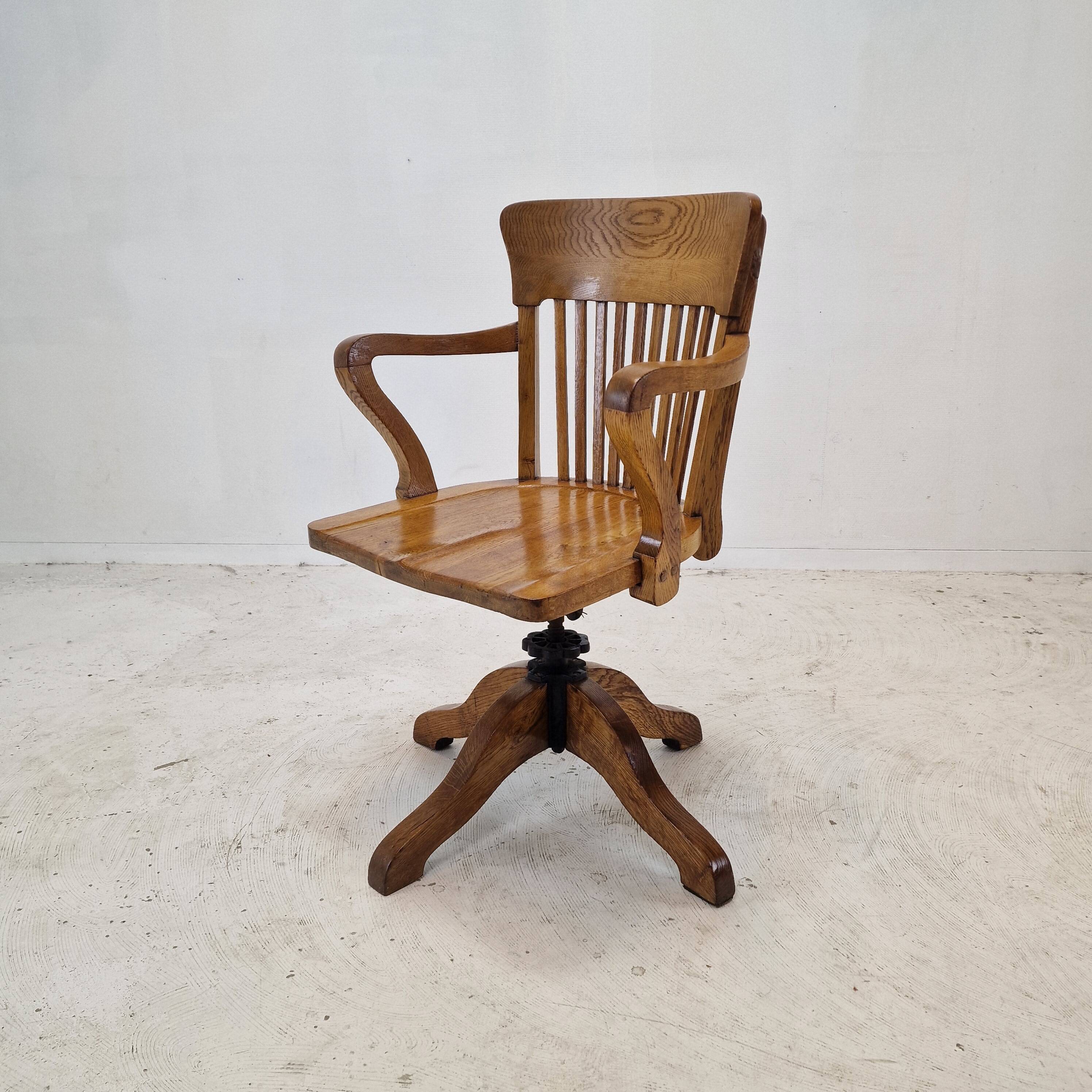 Industrial Oak Swivel Chair, 1900's