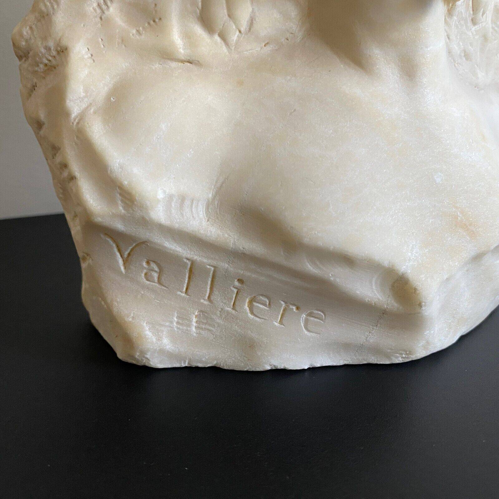 Marble sculpture representing La Vallière 20th century by J. Morrini
