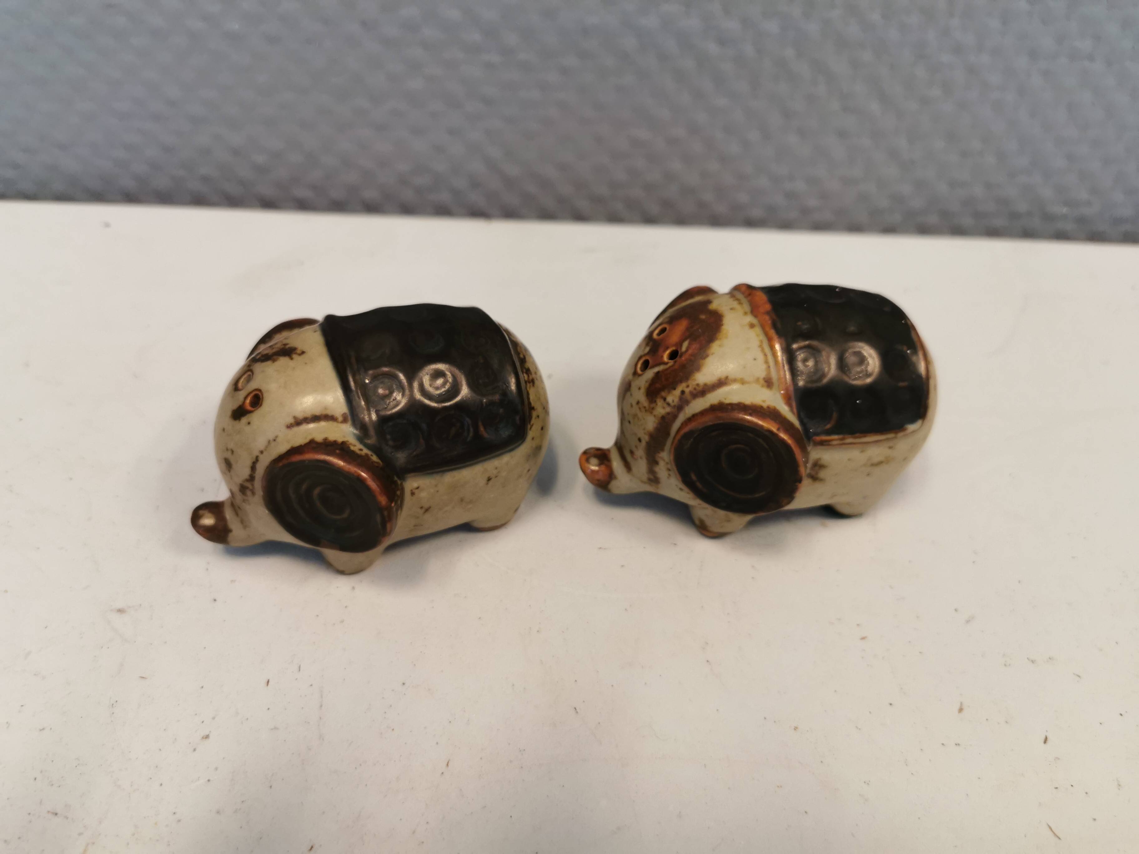Ceramic elephants as a salt and pepper set made for Danish Søholm 1970-1980s.