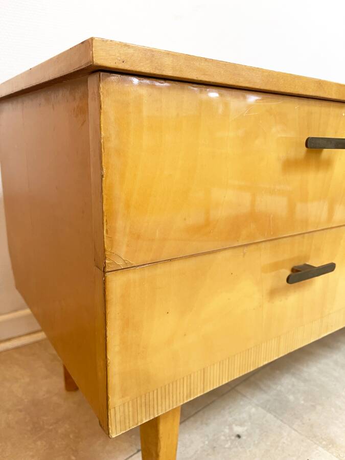 Coiffeuse basse vintage en bois blond – meuble moderniste années 50/60