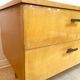 Coiffeuse basse vintage en bois blond – meuble moderniste années 50/60