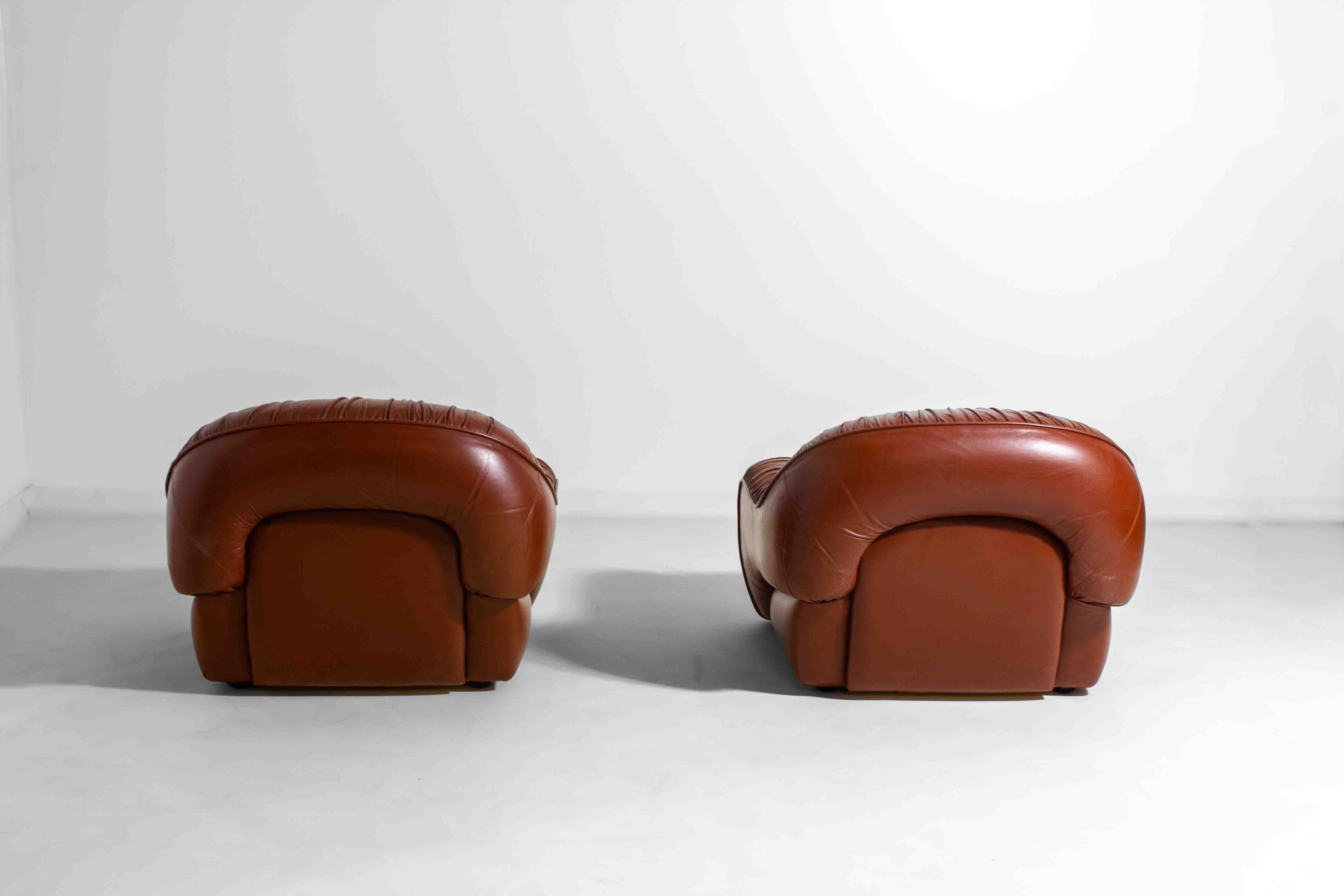 Rare pair of "Capriccio" lounge chairs in scrunched leather by Eurosalotto