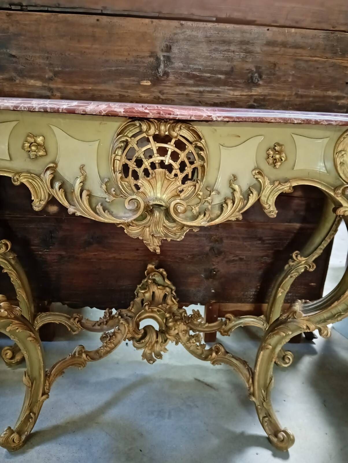 Venetian console in Louis XV style – Carved, lacquered, and gilded wood