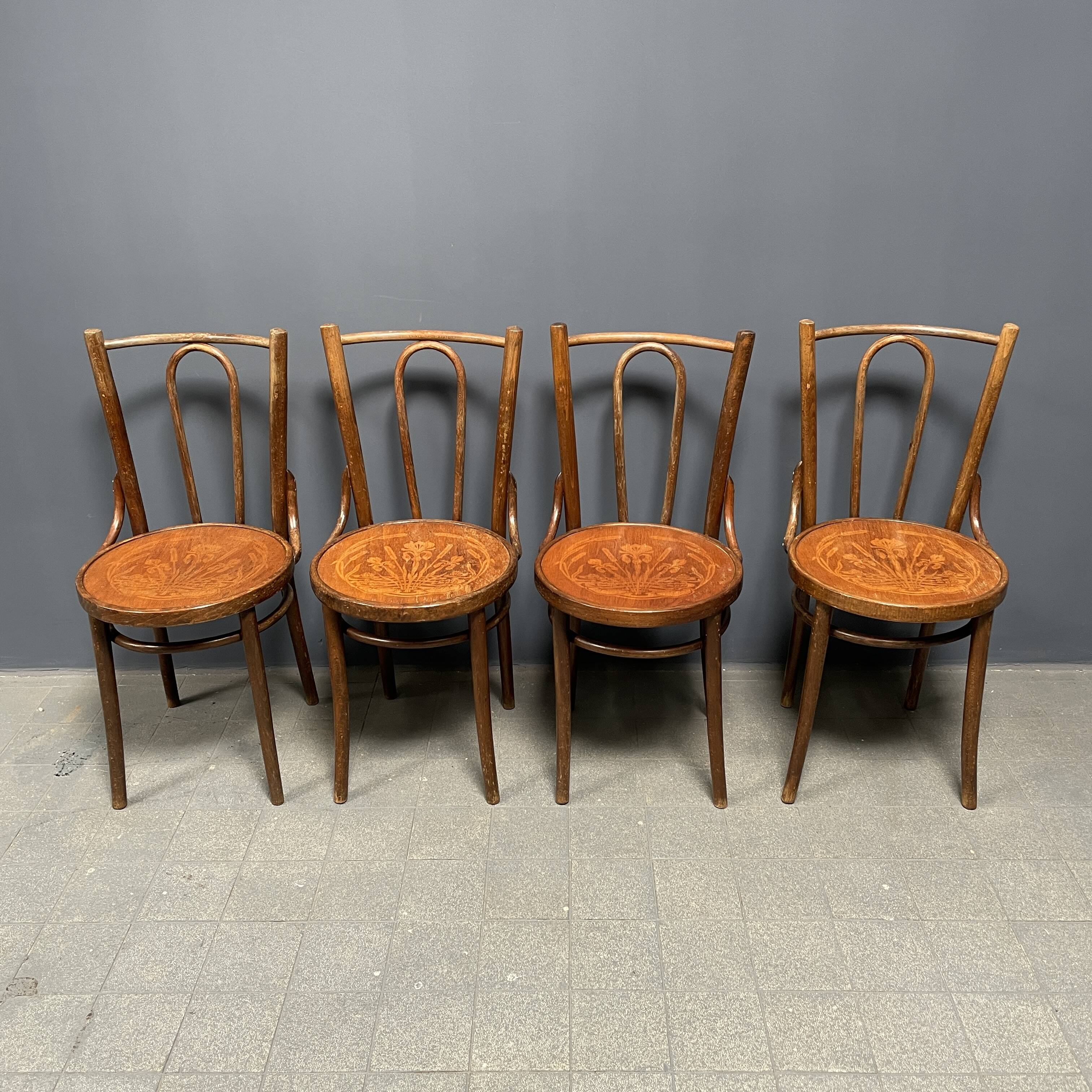 Set of 4 French Cafe Chairs with Graceful Seats