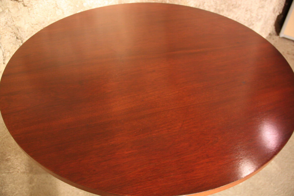 Large table round