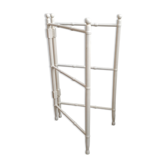 Towel rack