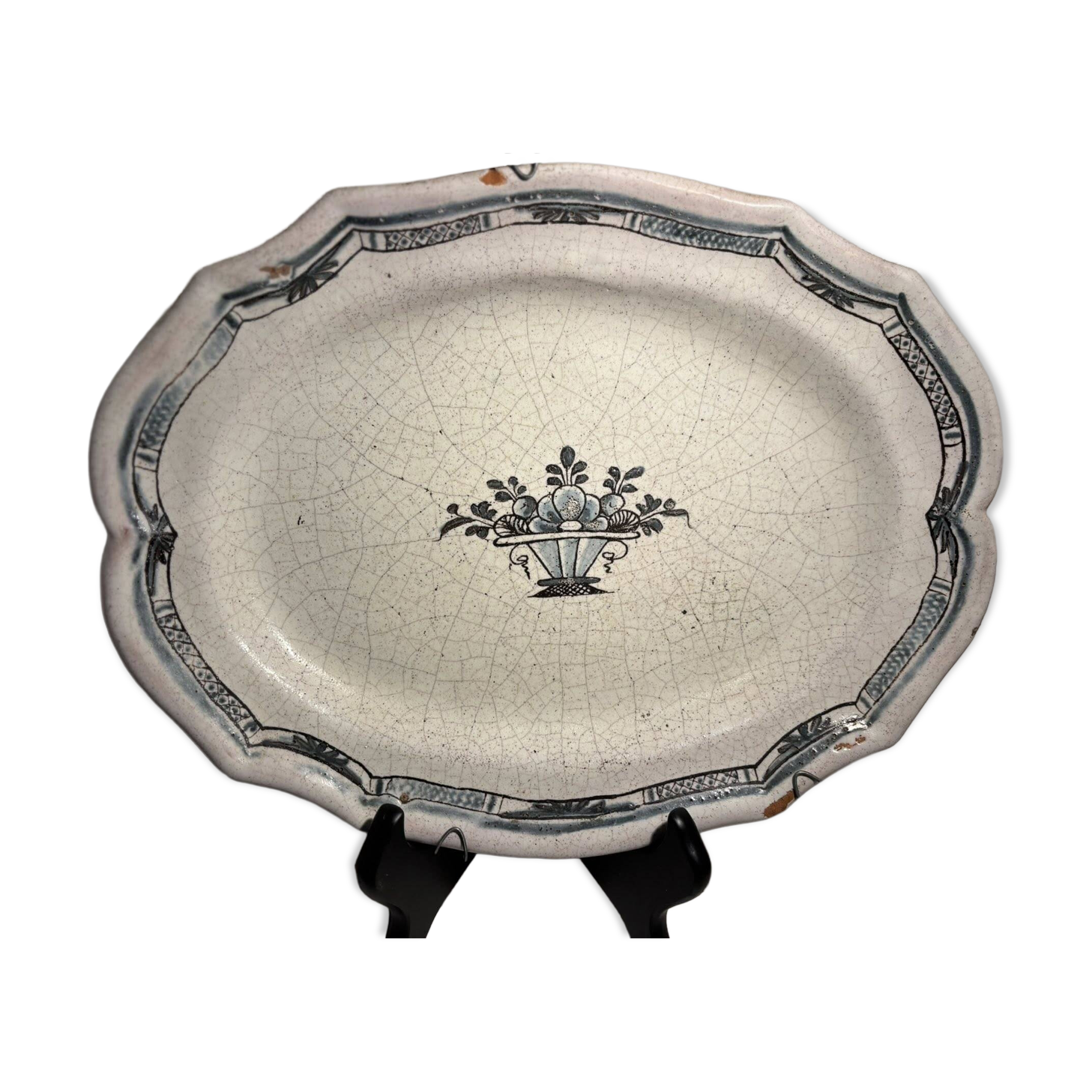 Old black ass type dish