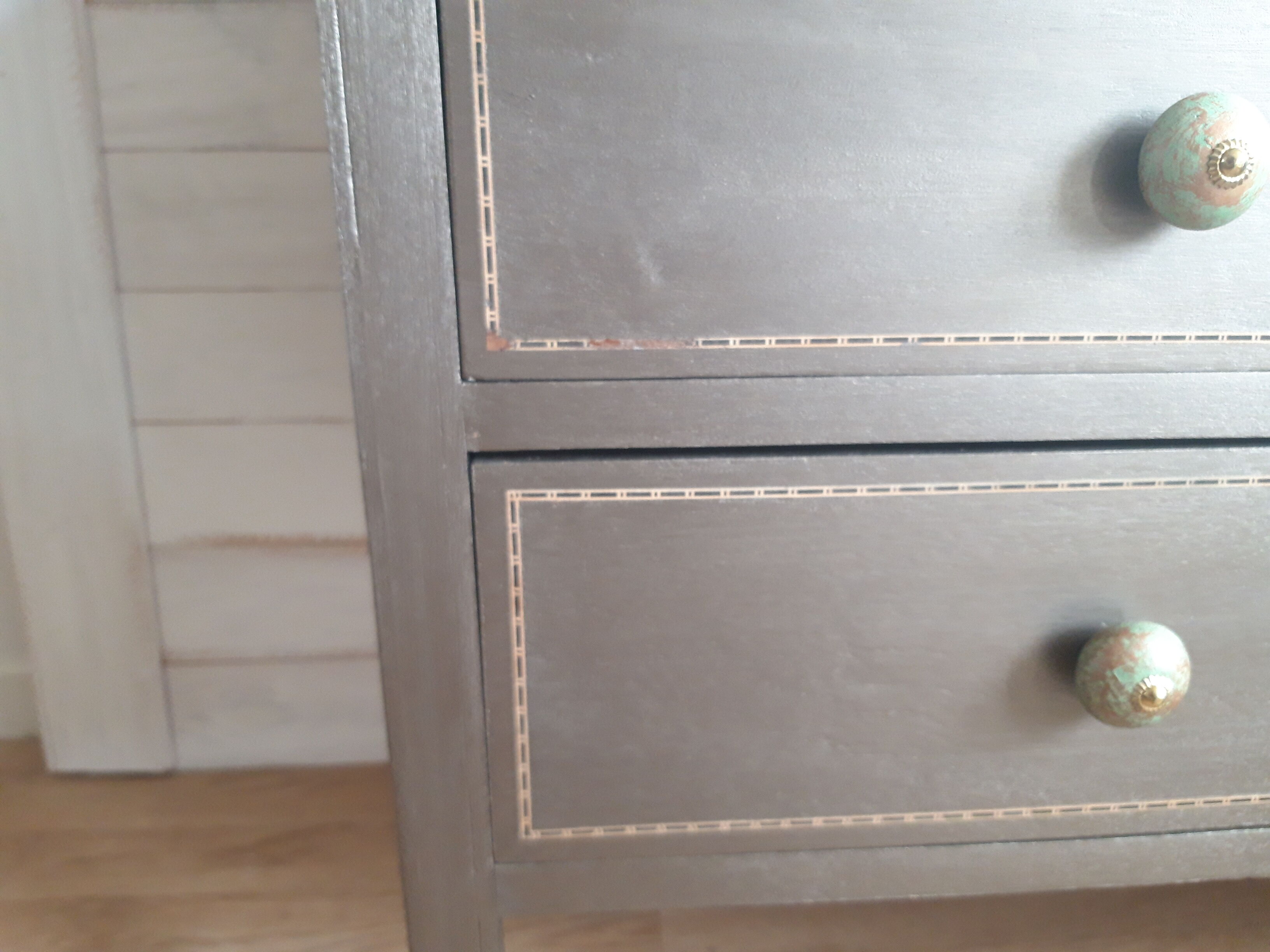 Antique chest of drawers