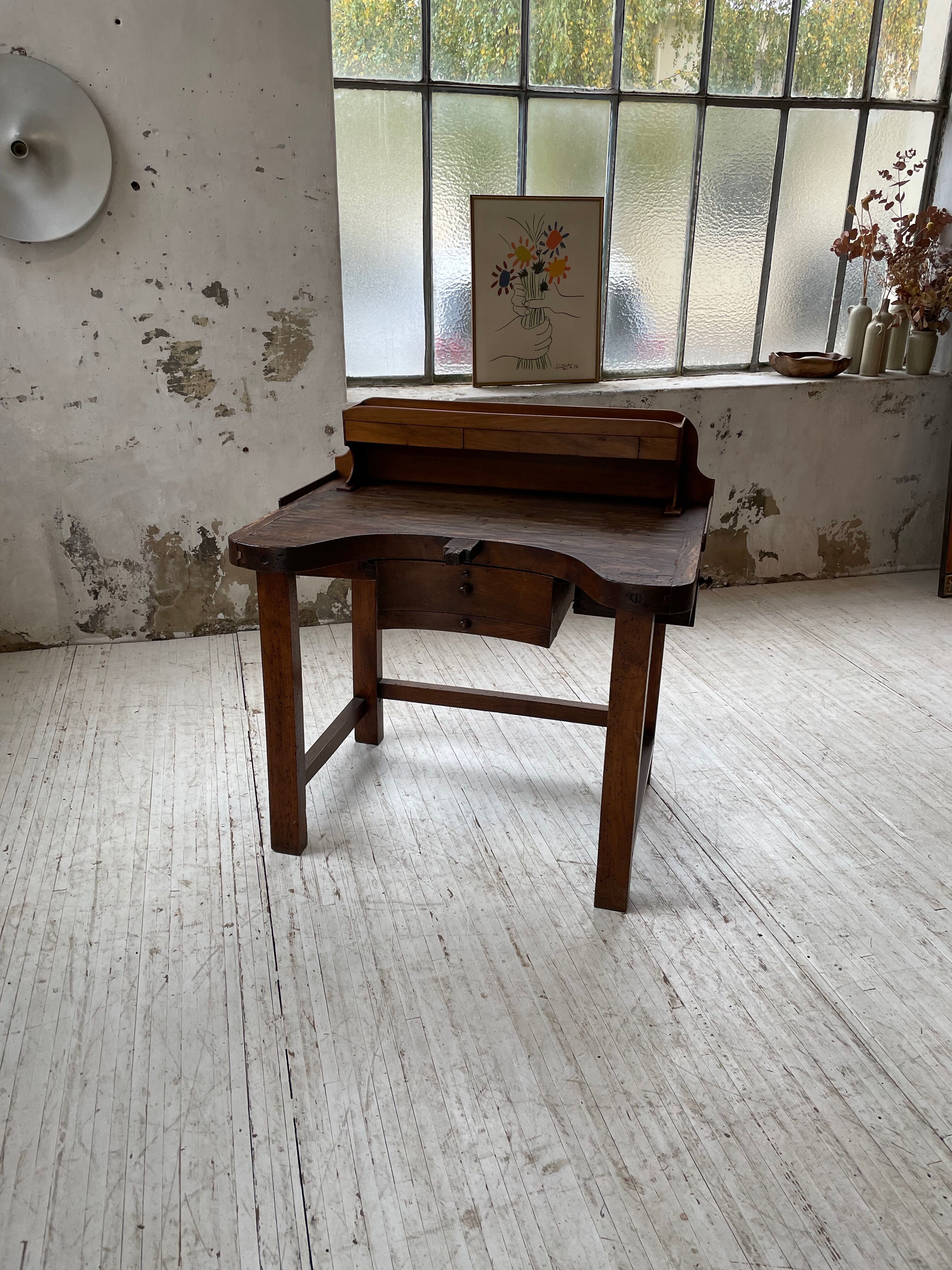 Establishment of jeweler XIXth oak