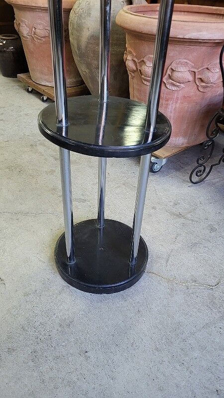 Art Deco floor lamp from the 1930s in wood and chrome.