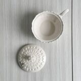 Small sugar bowl or condiment box, white porcelain Boch