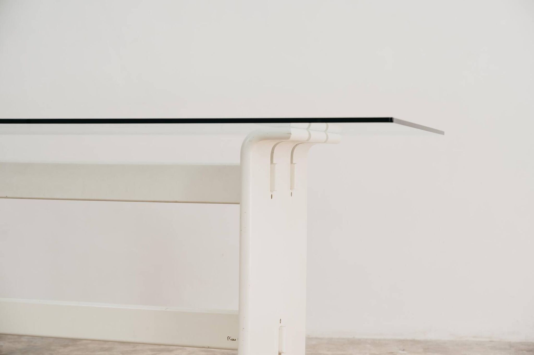Table à manger Pierre Cardin en bois et cristal design années 70 moderne