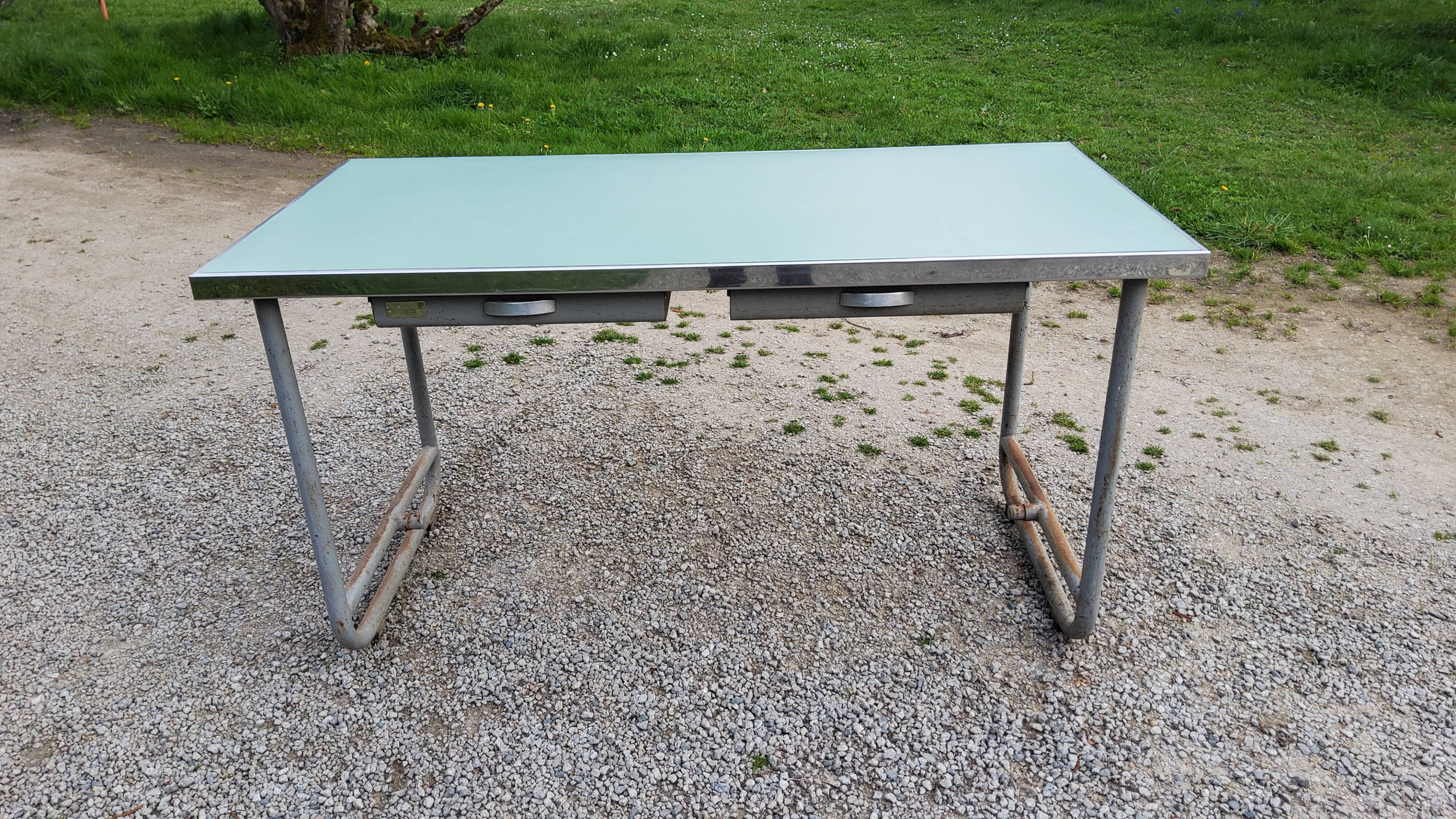 Metal office of the 50s of the Post Office