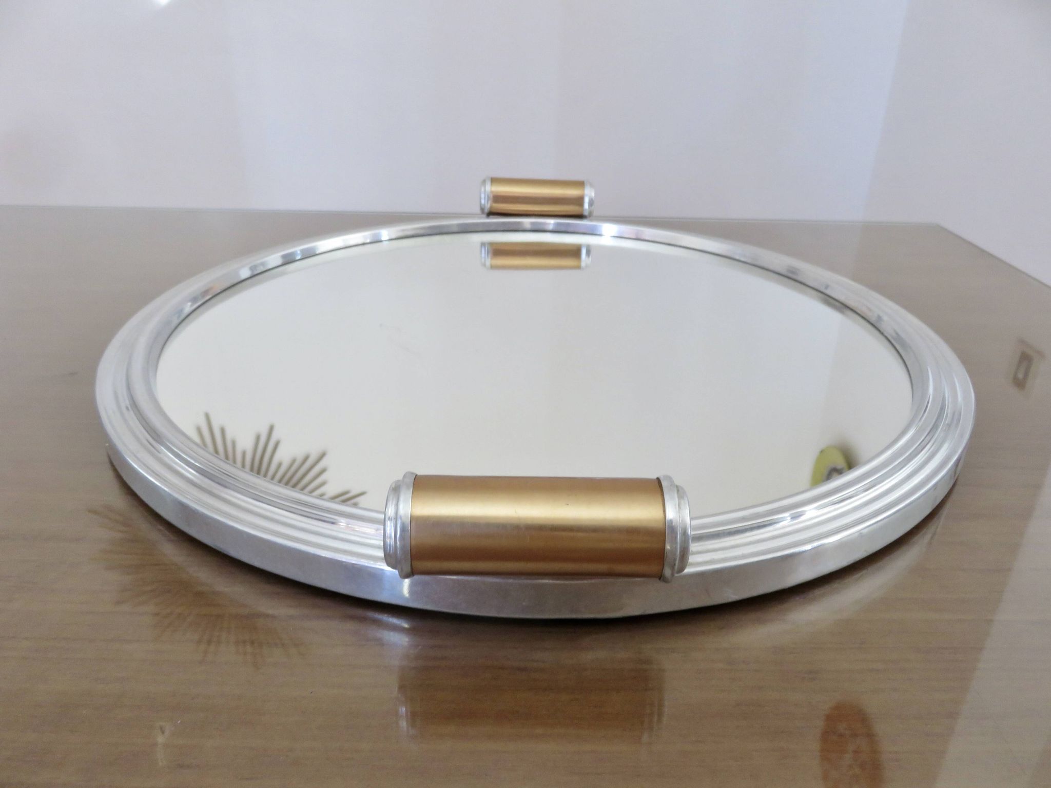 Very large round mirrored tray, in aluminium, 45cm, France, 1950