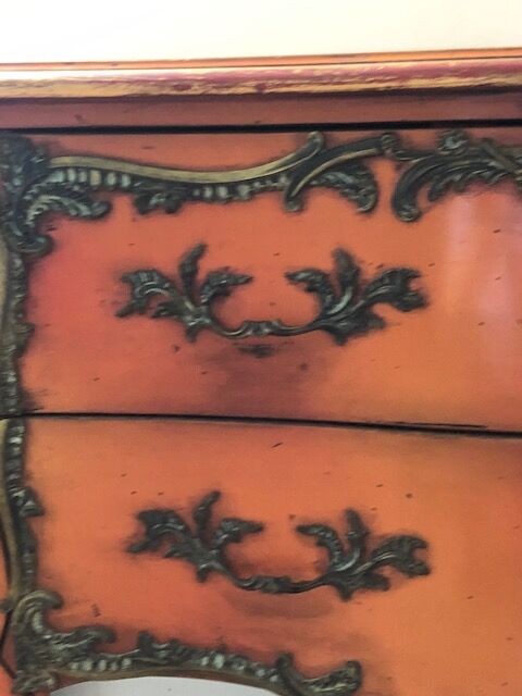 Chest of drawers