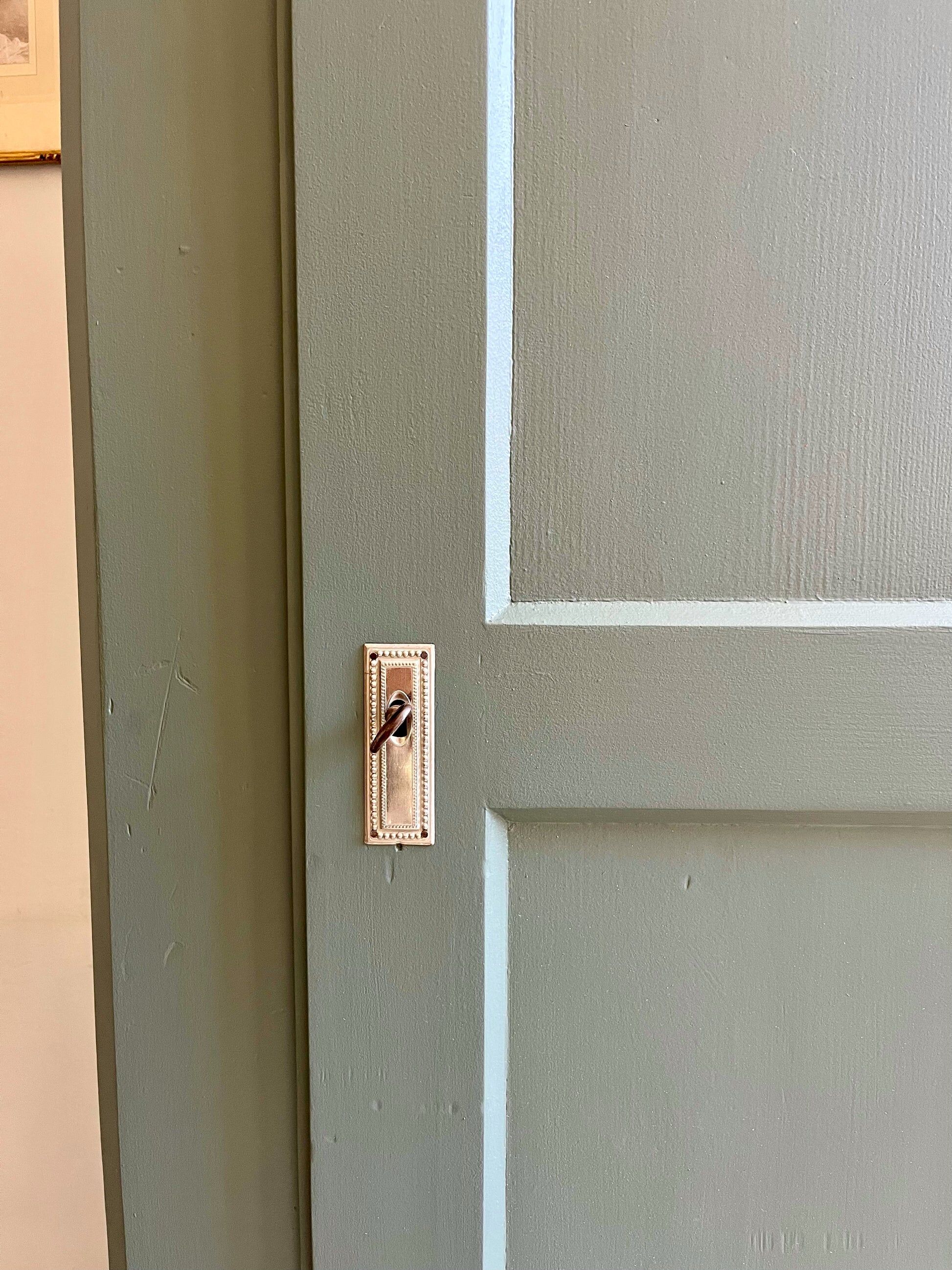 Antique bonnetière/wardrobe with one door