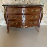 Curved chest of drawers